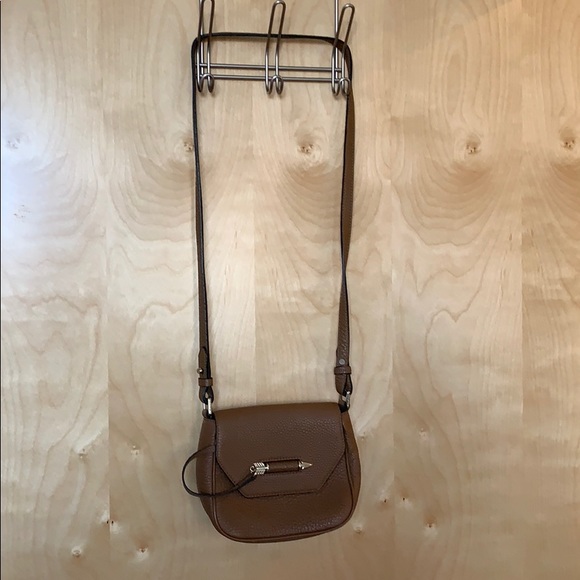 Mackage handbag with arrow closure - Picture 7 of 7